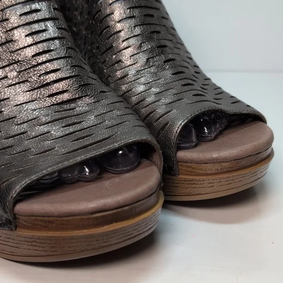 Dansko Danae perforated leather heeled sandals women's size 7.5-8  EU 38 - Picture 9 of 15